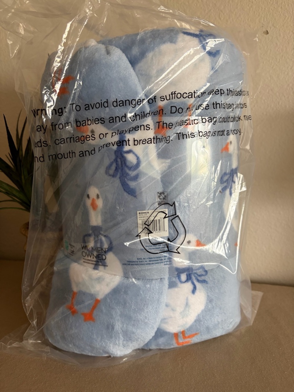 NEW Blue Silly Goose Print Plush Throw Blanket Kohl’s - Picture 3 of 4